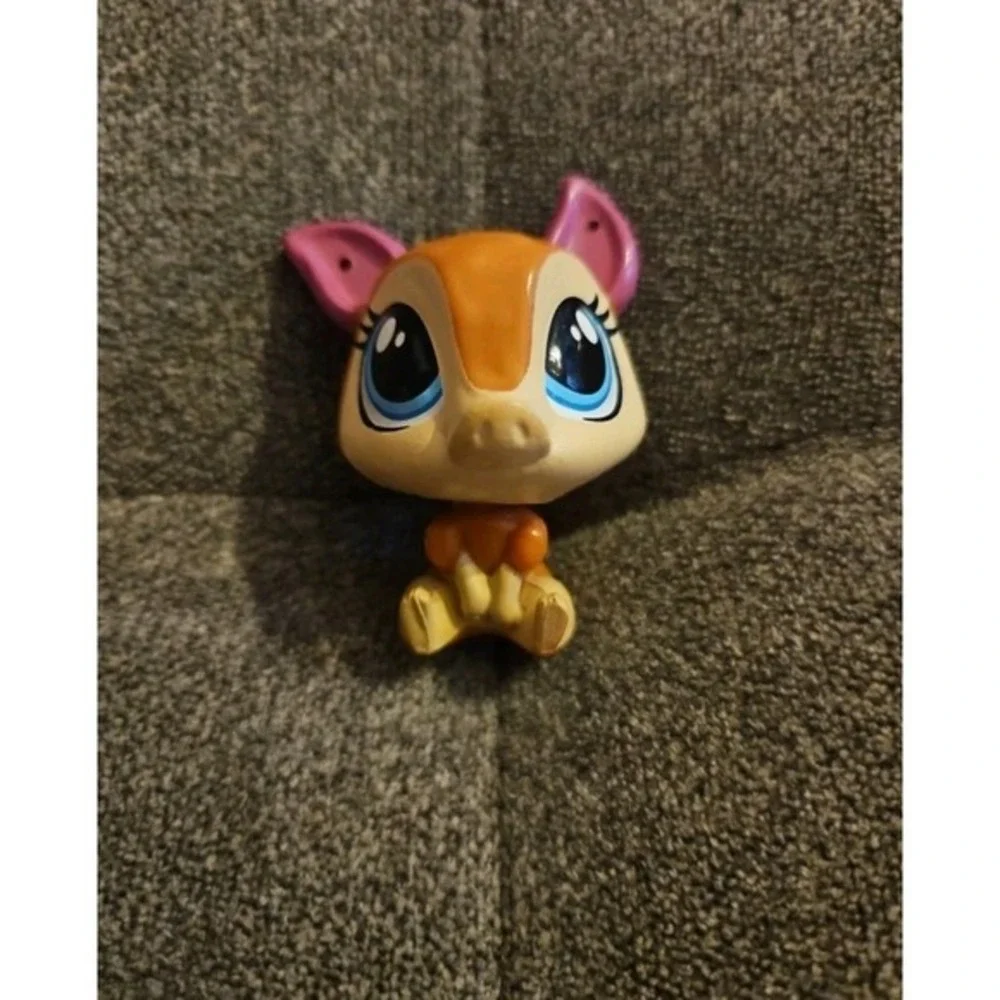 LPS Audra Shelter Armadillo 4100‎ Blue Eyes Pink Ears Littlest Pet